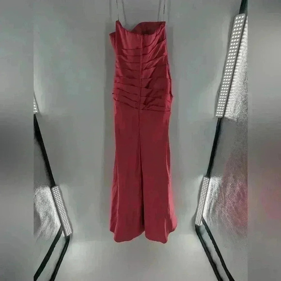 davids bridal Fushia Pink Strapless Prom Ball Gown Style Dress Size 10 - Picture 5 of 14